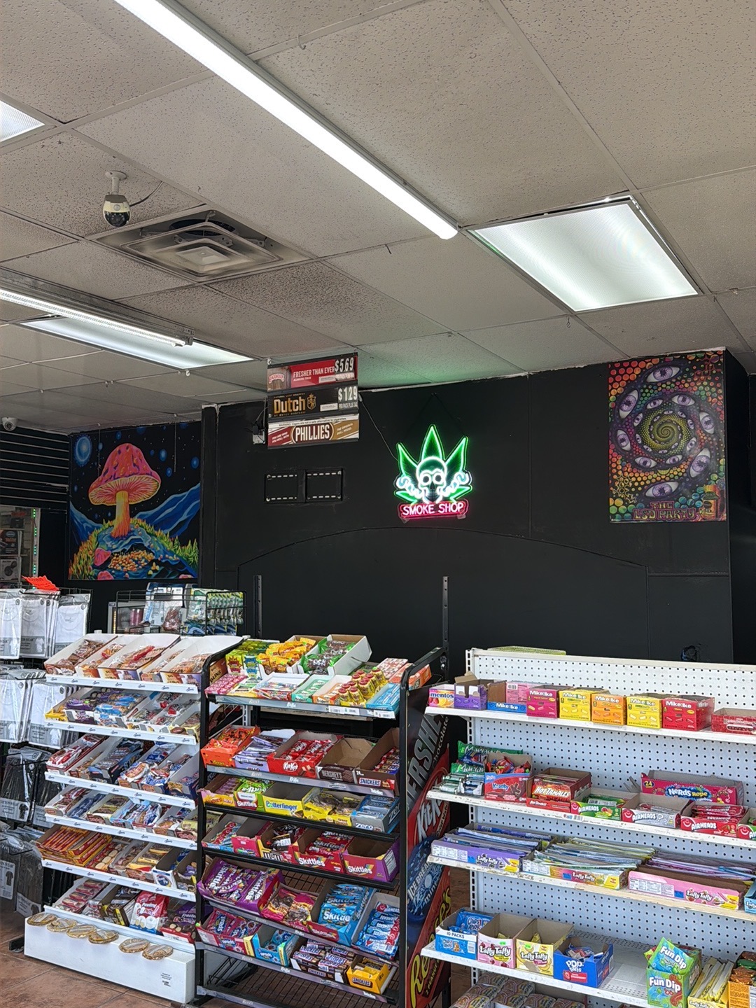Candy & Snacks Aisle